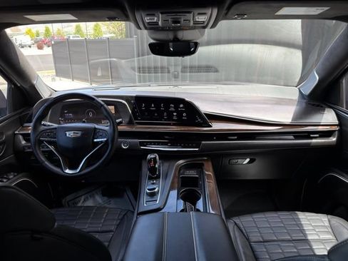 Used 2024 Cadillac Escalade Sport Platinum w/ LPO, Floor Liner Package AWD/4WD image 26