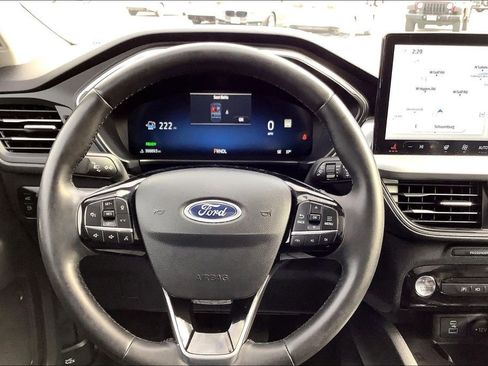 Used 2023 Ford Escape Platinum image 5