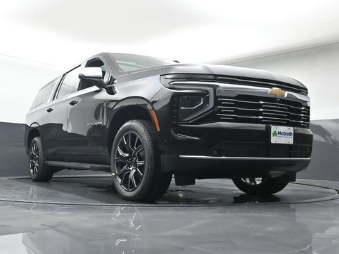 New 2026 Chevrolet Suburban Premier w/ Sun And Tow Package image 31