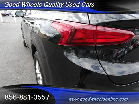 Used 2019 Hyundai Santa Fe SE image 9