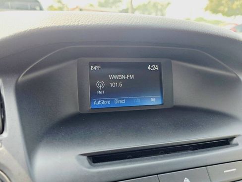 Used 2015 Ford Focus SE w/ SE Sport Package FWD image 18