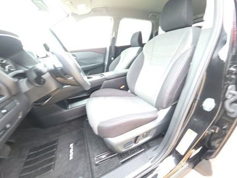 Used 2023 Nissan Rogue SV image 13