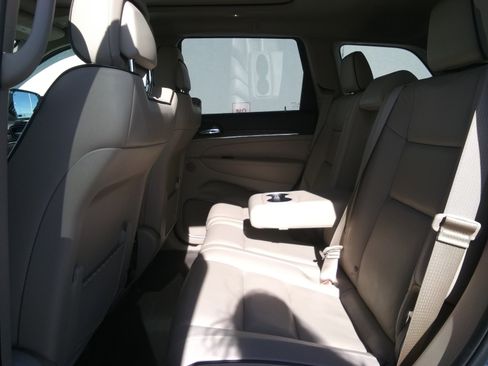 Used 2020 Jeep Grand Cherokee Overland image 11