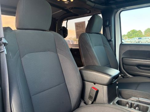 Used 2022 Jeep Wrangler Sport AWD/4WD image 30