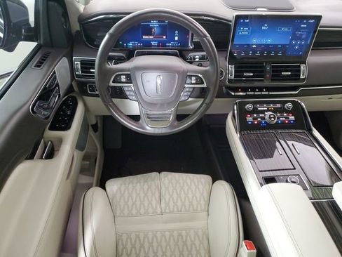 Used 2024 Lincoln Navigator Black Label image 17