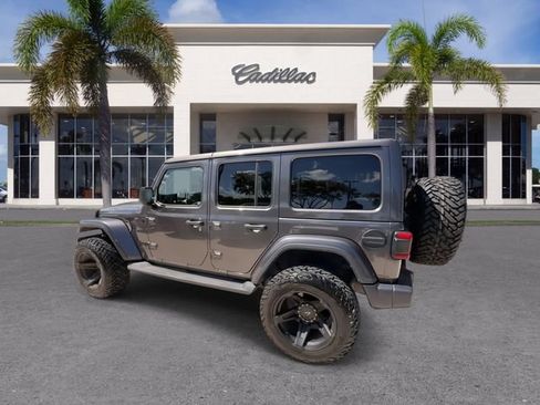 Used 2021 Jeep Wrangler Unlimited Sahara AWD/4WD image 10