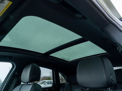 Certified 2025 Porsche Macan image 33