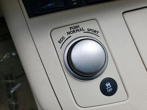 Used 2013 Lexus ES 350 4dr Sdn image 26