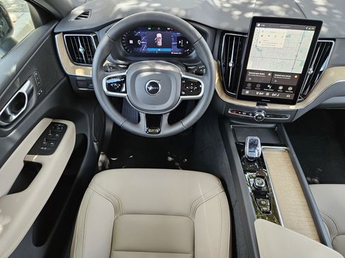 New 2026 Volvo XC60 B5 Core w/ Protection Package image 15