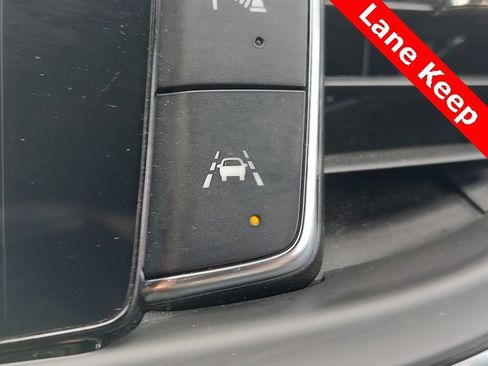 Used 2024 Buick Enclave Premium image 26