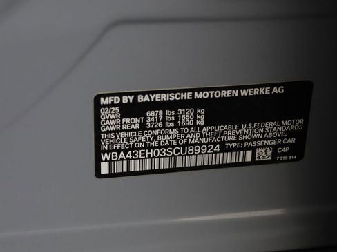 Certified 2025 BMW 750e xDrive w/ Autobahn Package AWD/4WD image 26