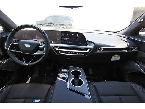 New 2026 Cadillac Lyriq Signature Luxury image 9