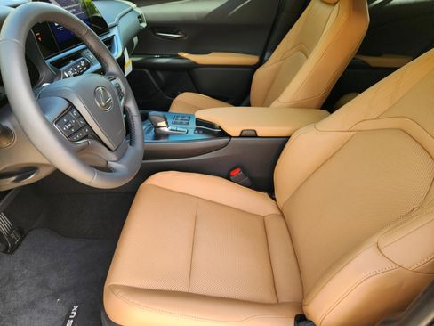 New 2026 Lexus UX 300h FWD image 5