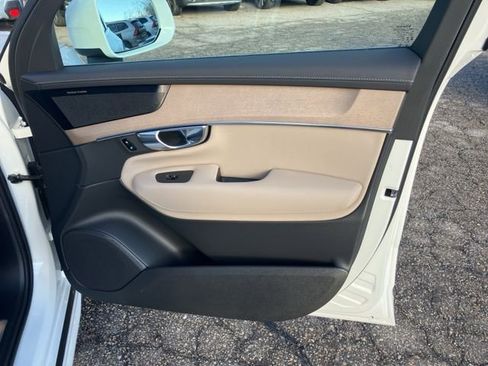 New 2026 Volvo XC90 B6 Plus w/ Protection Package Premier image 13
