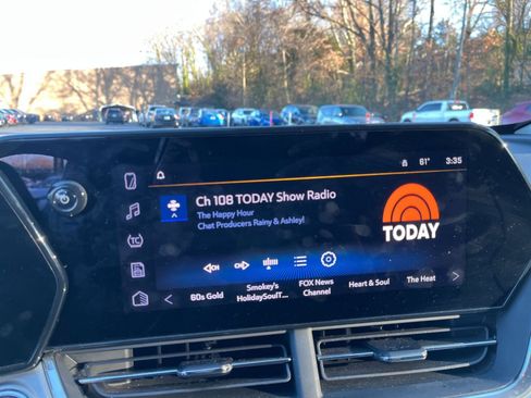 Used 2025 Chevrolet Trax LT w/ LT Convenience Package image 21