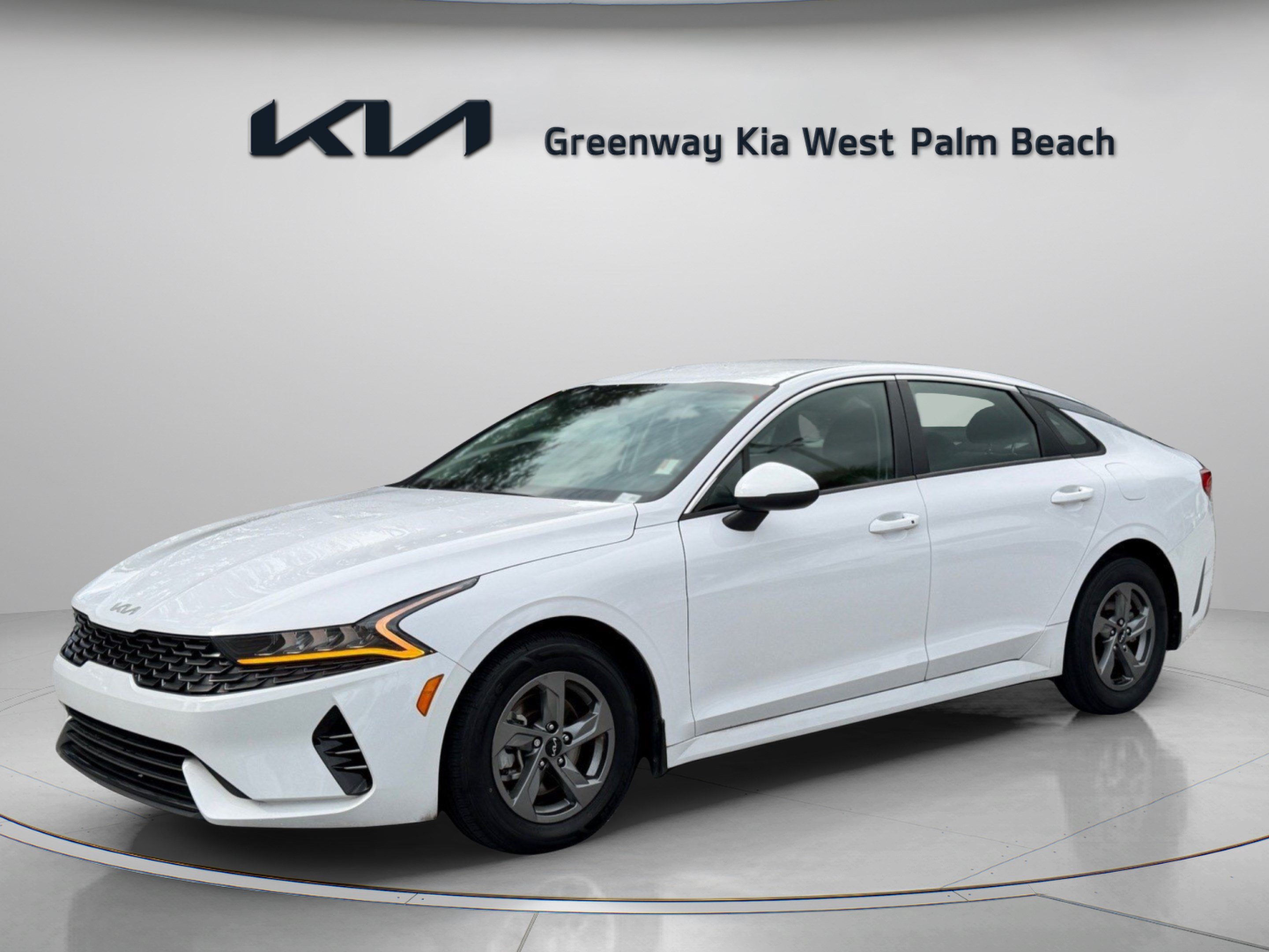 Used 2023 Kia K5 LXS FWD image 3