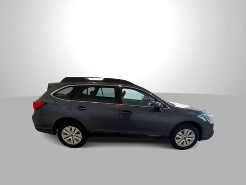 Used 2016 Subaru Outback 2.5i Premium image 9