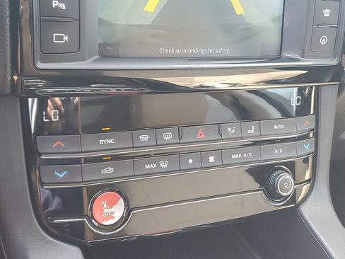 Used 2018 Jaguar F-PACE Premium AWD/4WD image 29