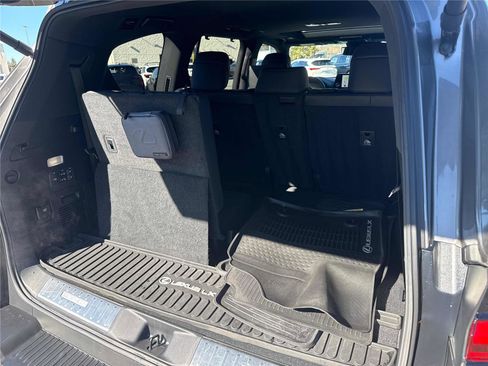 Used 2023 Lexus LX 600 4WD w/ Luxury Package image 30