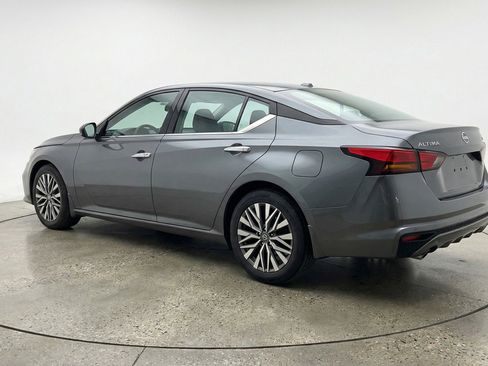 Used 2025 Nissan Altima 2.5 SV image 6