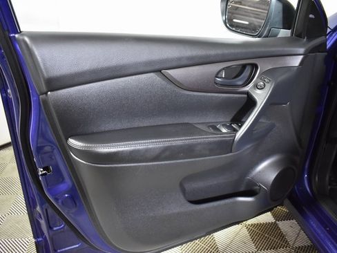 Certified 2022 Nissan Rogue Sport S image 6