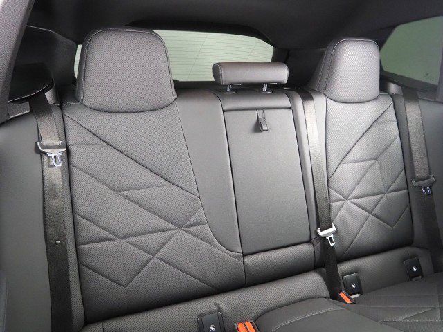 Used 2024 BMW iX xDrive50 w/ Sport Package AWD/4WD image 16
