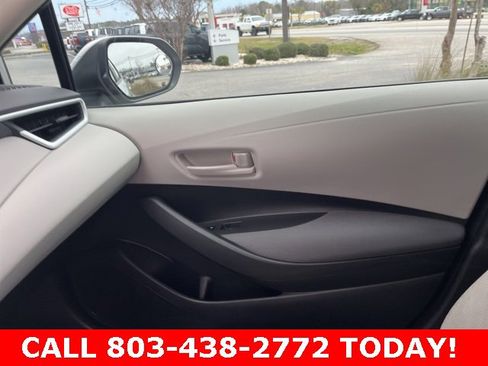 Used 2023 Toyota Corolla LE image 28