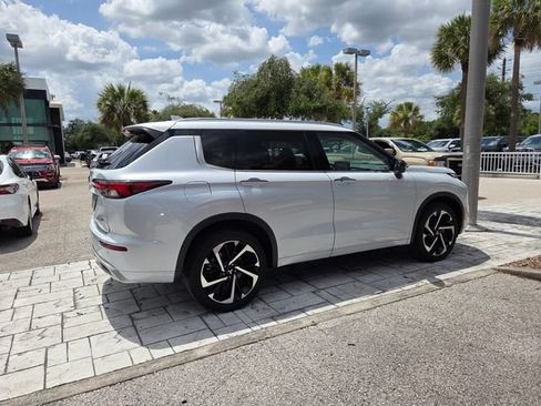 Used 2024 Mitsubishi Outlander SEL FWD image 13