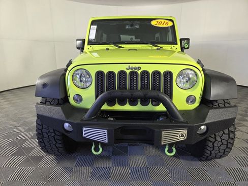 Certified 2016 Jeep Wrangler Unlimited Rubicon w/ Connectivity Group image 3