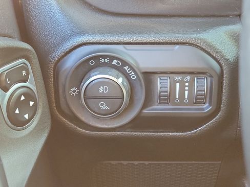 Used 2022 Jeep Gladiator Sport image 23