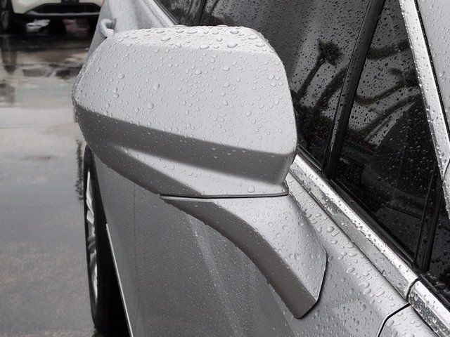 Used 2019 Cadillac XT5 FWD image 12