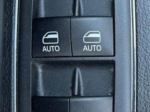 Used 2022 Dodge Charger SXT w/ Leather Interior Group image 6