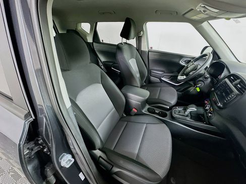Used 2025 Kia Soul LX w/ LX Technology Package image 29
