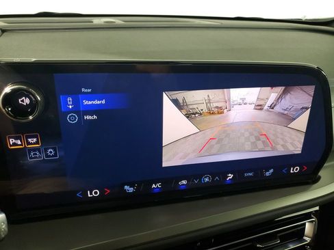 New 2026 Chevrolet Traverse LT w/ LPO, Floor Liner Package FWD image 21