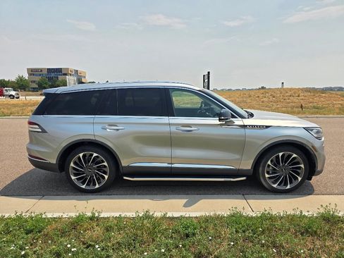 Used 2022 Lincoln Aviator Reserve w/ Equipment Group 201A AWD/4WD image 6