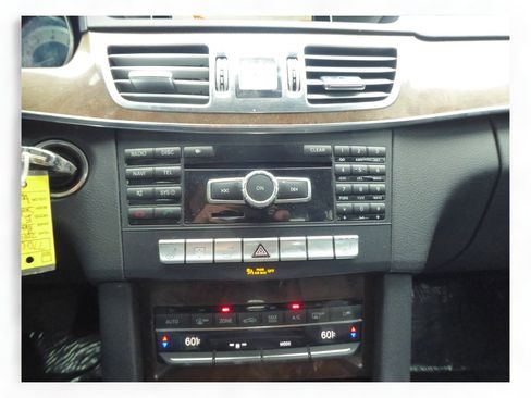 Used 2014 Mercedes-Benz E 350 4MATIC Sedan image 14