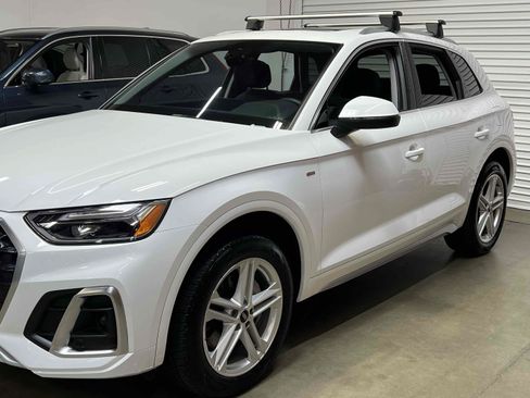 Used 2021 Audi Q5 e Premium w/ Convenience Package AWD/4WD image 43