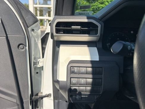 Used 2024 Toyota Tacoma TRD Off-Road AWD/4WD image 27