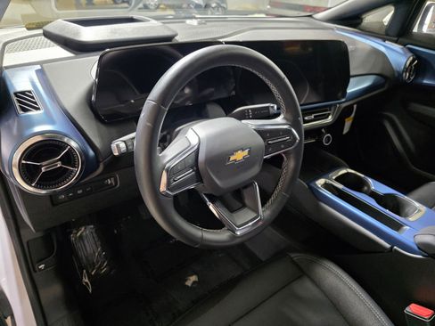 Used 2026 Chevrolet Equinox EV LT w/ Convenience Package II FWD image 25