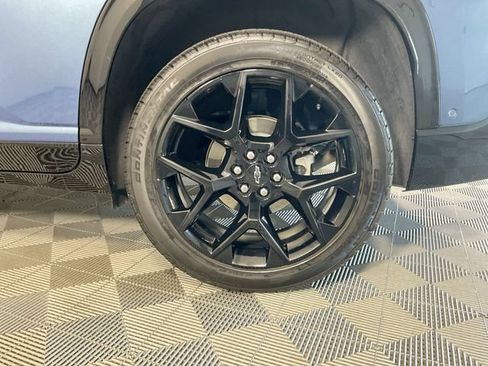 Used 2025 Chevrolet Traverse RS AWD/4WD image 29