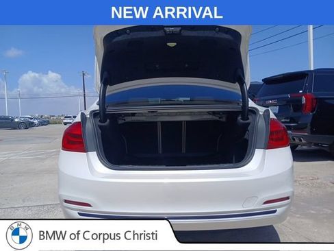 Used 2018 BMW 330i xDrive Sedan AWD/4WD image 9