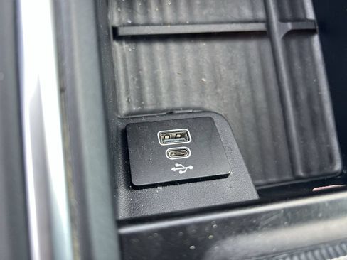 Used 2025 Ford Expedition Active AWD/4WD image 33