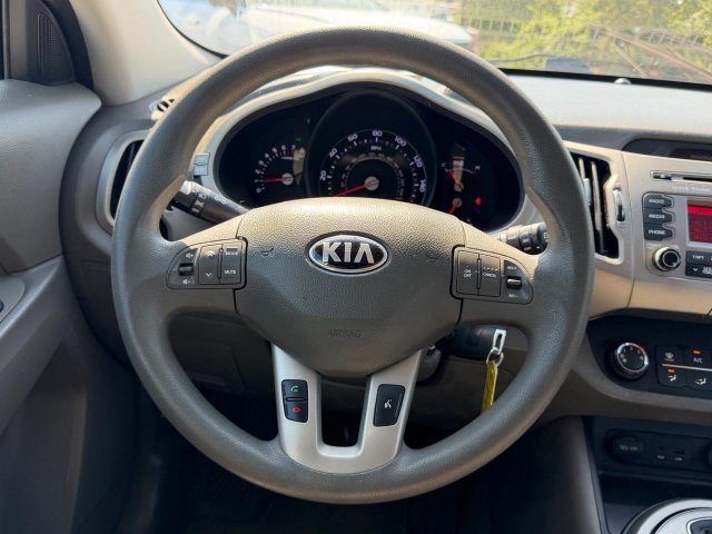 Used 2015 Kia Sportage LX FWD image 9