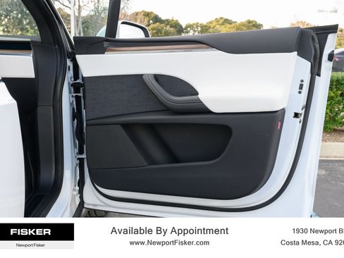 Used 2022 Tesla Model X image 37