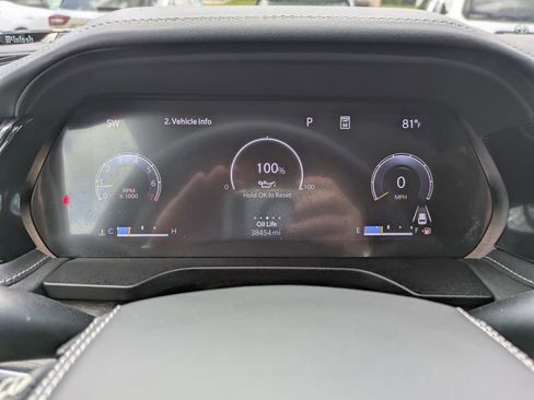 Used 2023 Jeep Grand Cherokee Overland w/ Adv Protech Group III image 16