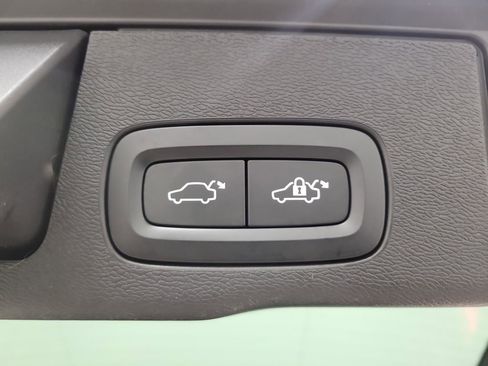 Certified 2023 Volvo XC60 T8 Plus w/ Climate Package image 11