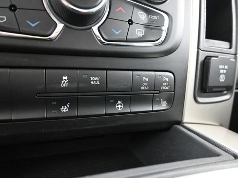 Used 2018 RAM 1500 Big Horn AWD/4WD image 30