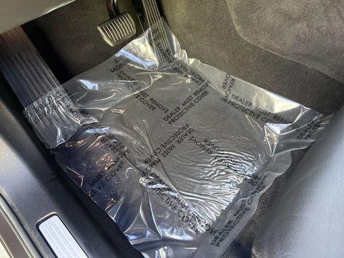 Certified 2025 Volvo XC60 B5 Plus image 18