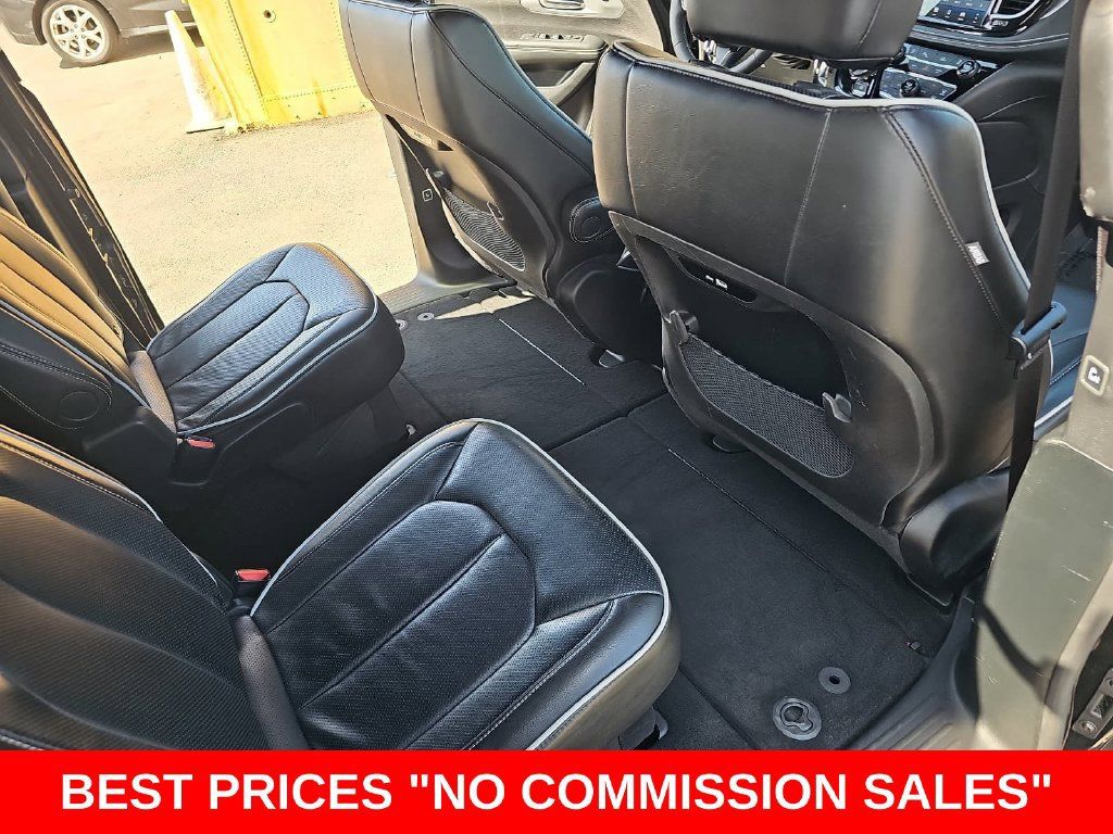Used 2026 Chrysler Pacifica Limited w/ S Appearance Package FWD image 11