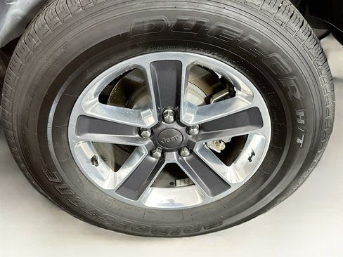 Used 2019 Jeep Wrangler Unlimited Sahara w/ LED Lighting Group image 11